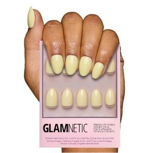 Glamnetic Pastel Yellow Short Oval Press On Nails